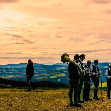 Glatzl Trahuetten Alm * Sankt Lorenzen am Wechsel
