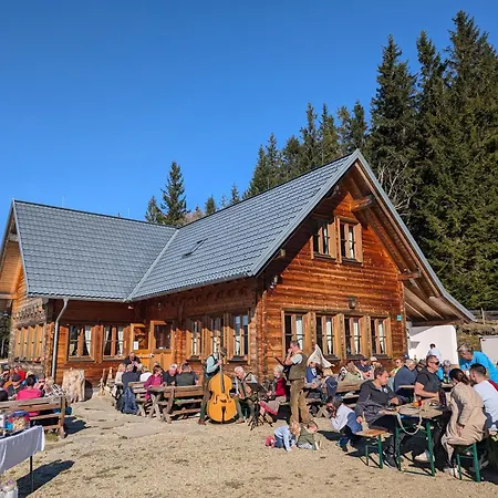 Glatzl Trahuetten Alm Konukevi *