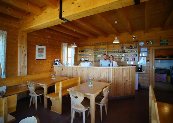 Glatzl Trahuetten Alm